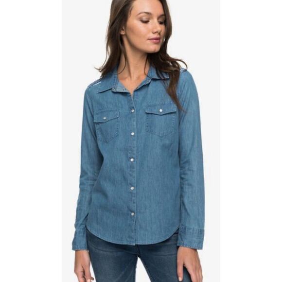 ROXY Women's Light Of Day Pearl Snap Denim Shirt Medium Woven Back Long Sleeve - Picture 1 of 9
